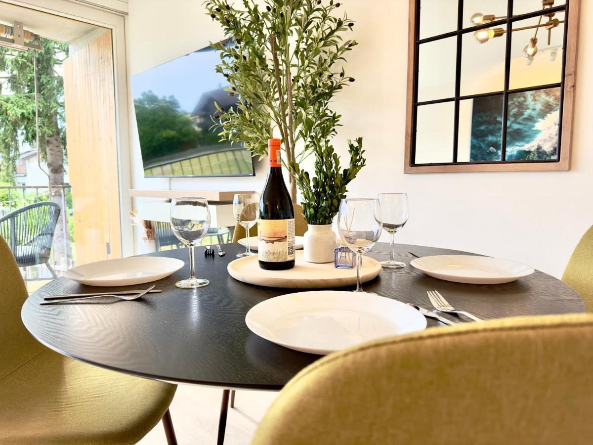 Flair Apartments Vorarlberg - Stilvolles Wohnen Nahe Bodensee & Alpen - Kueche, Balkon & Gratis Parkplatz เบรเกนซ์ ภายนอก รูปภาพ