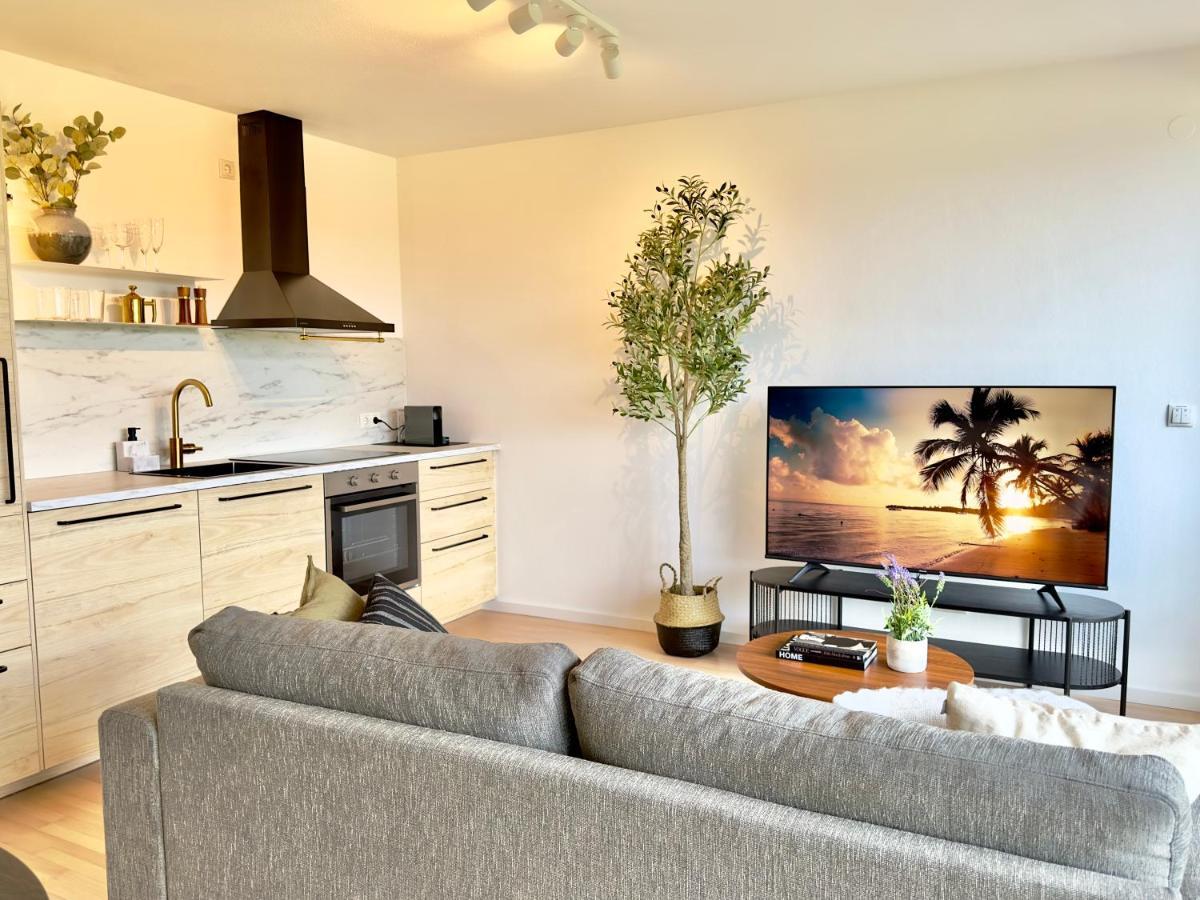 Flair Apartments Vorarlberg - Stilvolles Wohnen Nahe Bodensee & Alpen - Kueche, Balkon & Gratis Parkplatz เบรเกนซ์ ภายนอก รูปภาพ